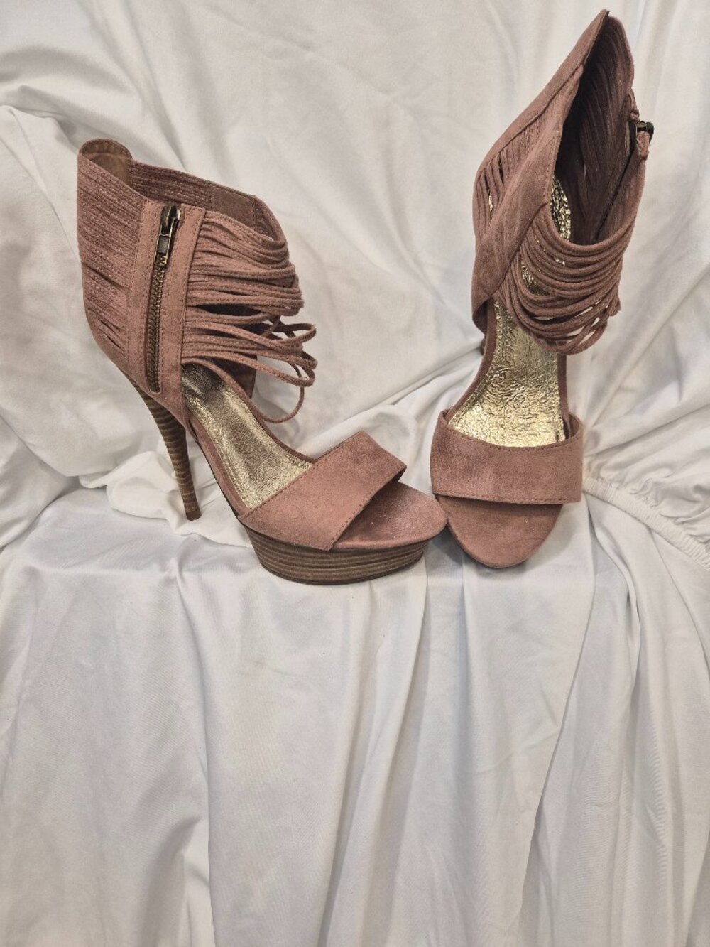 Wild Pair Platform Sandals | Size 7.5